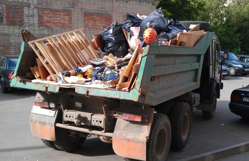 Вывоз мусора из магазина в Пыти-Яхах от ПроМусор: услуги, цена от 1780 руб., утилизация отходов
