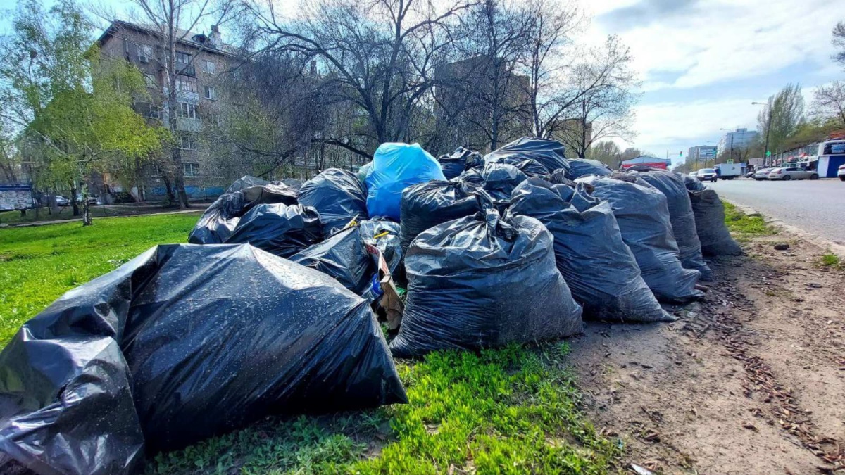 Вывоз и утилизация мусора после субботника в Пыти-Яхах в октябре