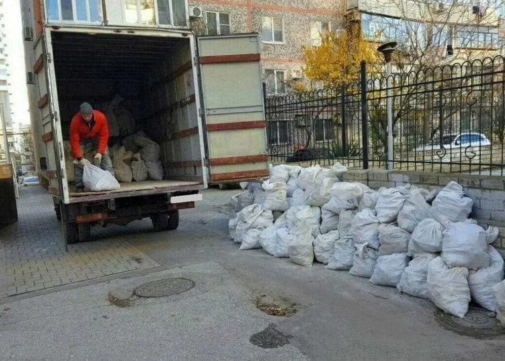 Вывоз мусора после переезда в Пыти-Яхах в октябре