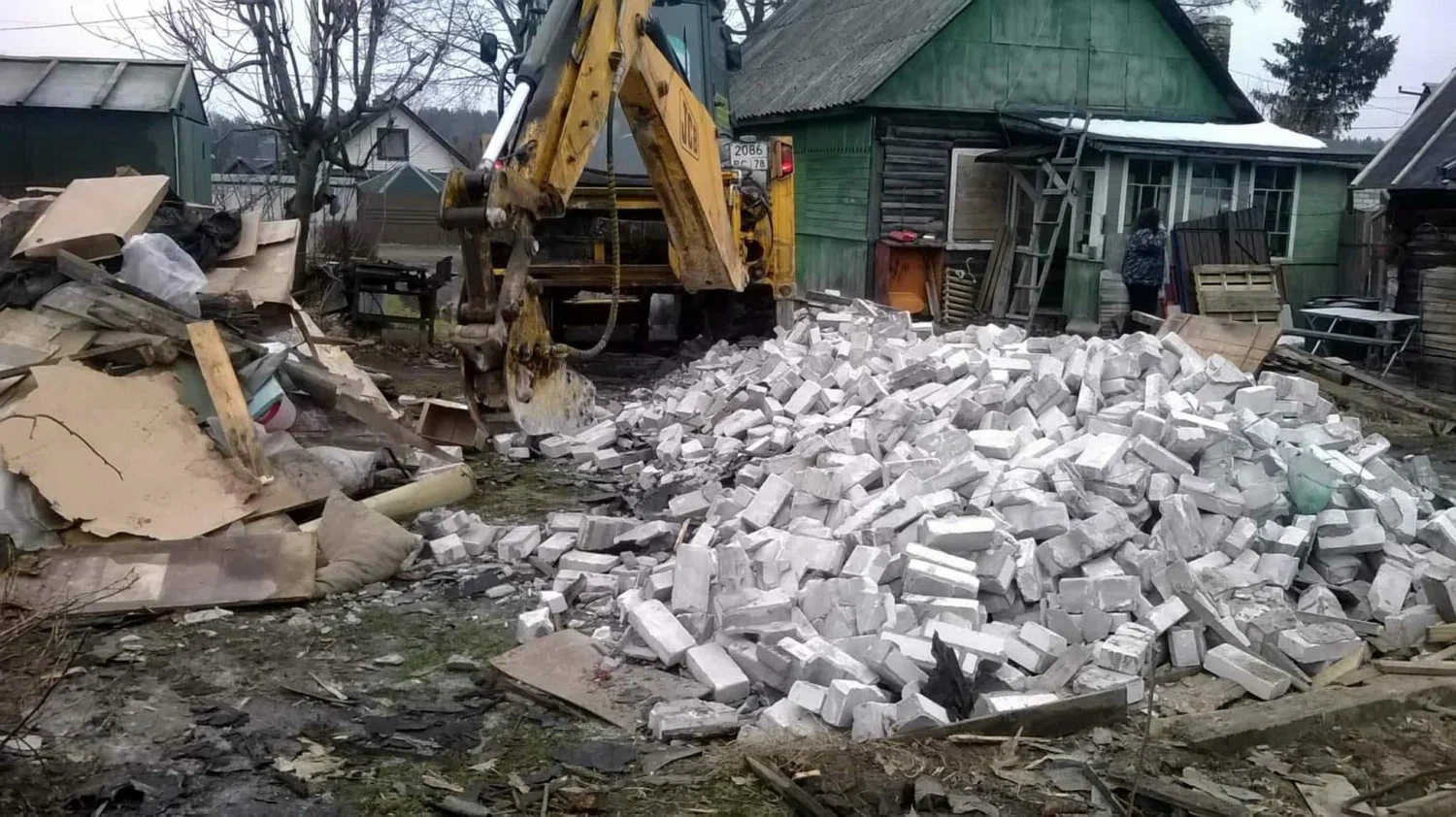 Вывоз мусора после сноса здания в Пыти-Яхах от ПроМусор – цена от 5087 руб., утилизация и уборка стройотходов