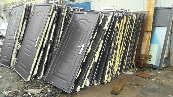 Вывоз металлических дверей с утилизацией в Пыти-Яхах в октябре