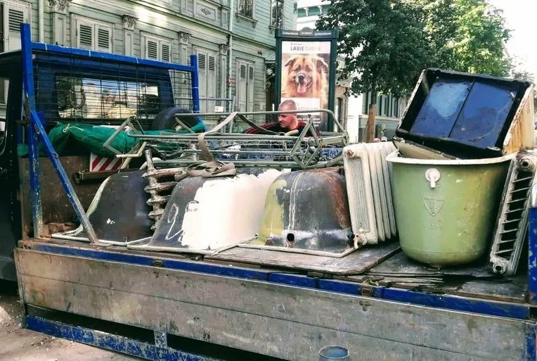 Вывоз старой сантехники в Пыти-Яхах от ПроМусор: быстро, недорого от 560 руб., утилизация и грузчики