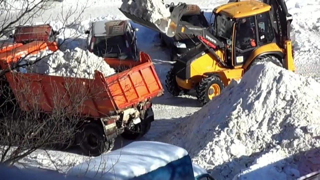 Вывоз снега с погрузкой в Пыти-Яхах для организаций и частных лиц в октябре